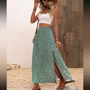 Boho green floral print slit thigh maxi skirt